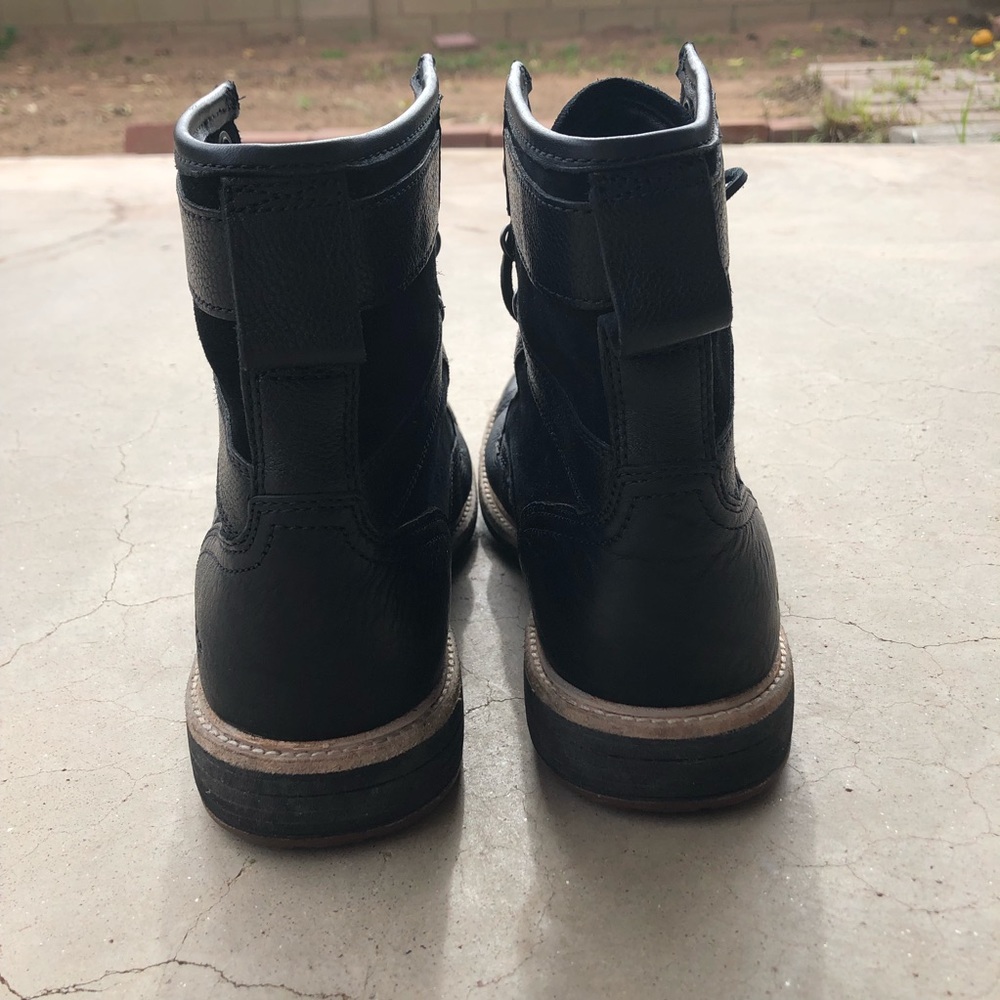 UGG | men’s black magnusson boot - Picture 3 of 5